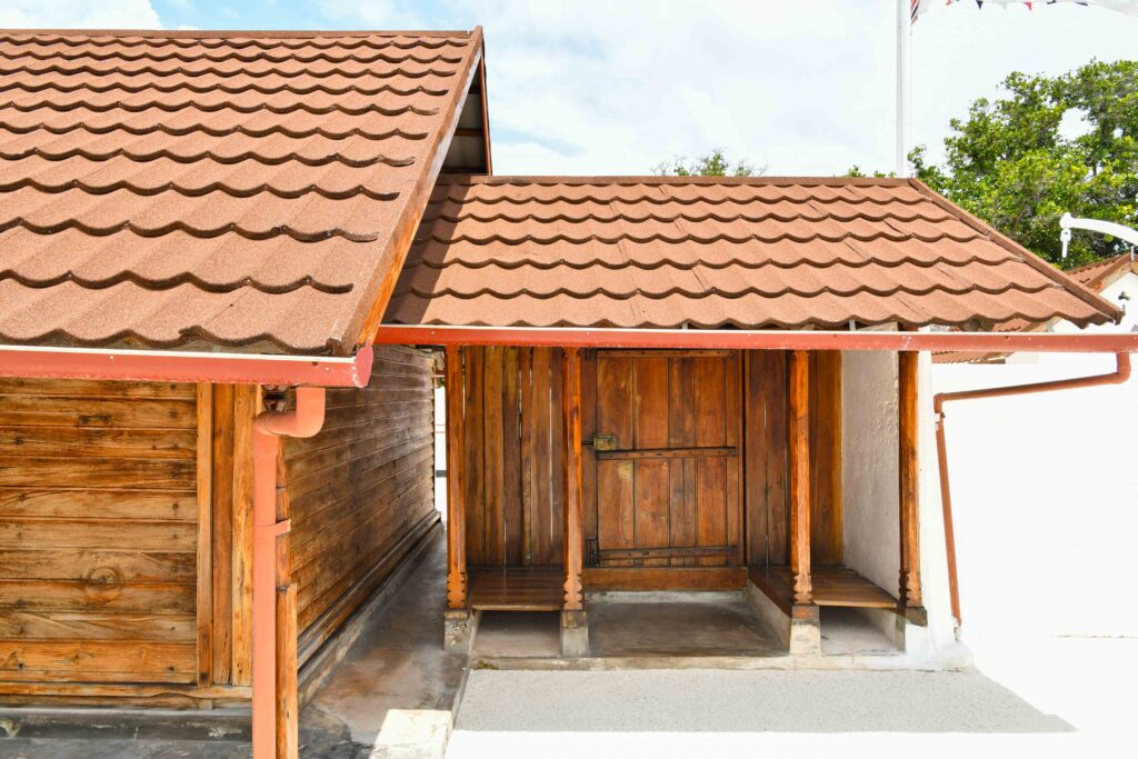 Utheemu Ganduvaru Compound 
