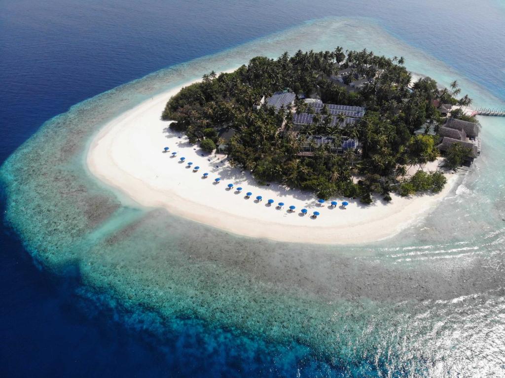 Malahini Kuda Bandos is one of the budget resorts in north male' atoll