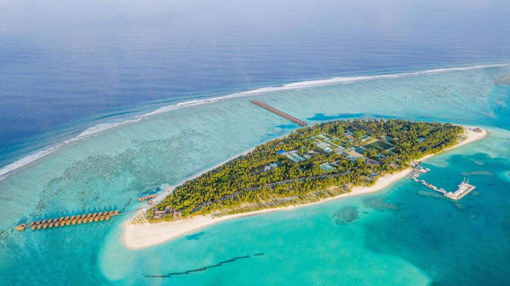 Meeru Island Resort & Spa is one of the budget resorts in north Male' atoll.