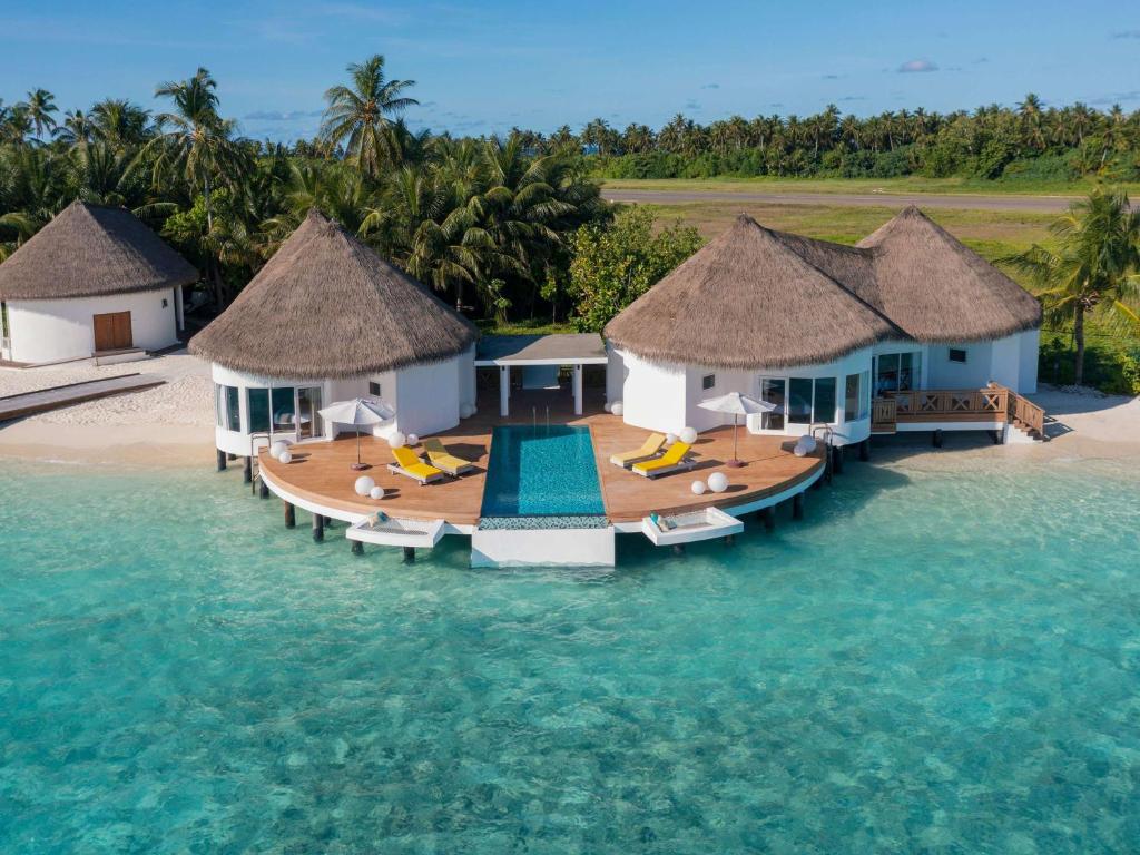 Mercure Maldives Kooddoo, Maldives boutique resort