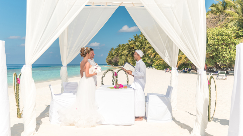 Maldives Wedding Resorts, Wedding Ceremony at Vilamendhoo Island Resort